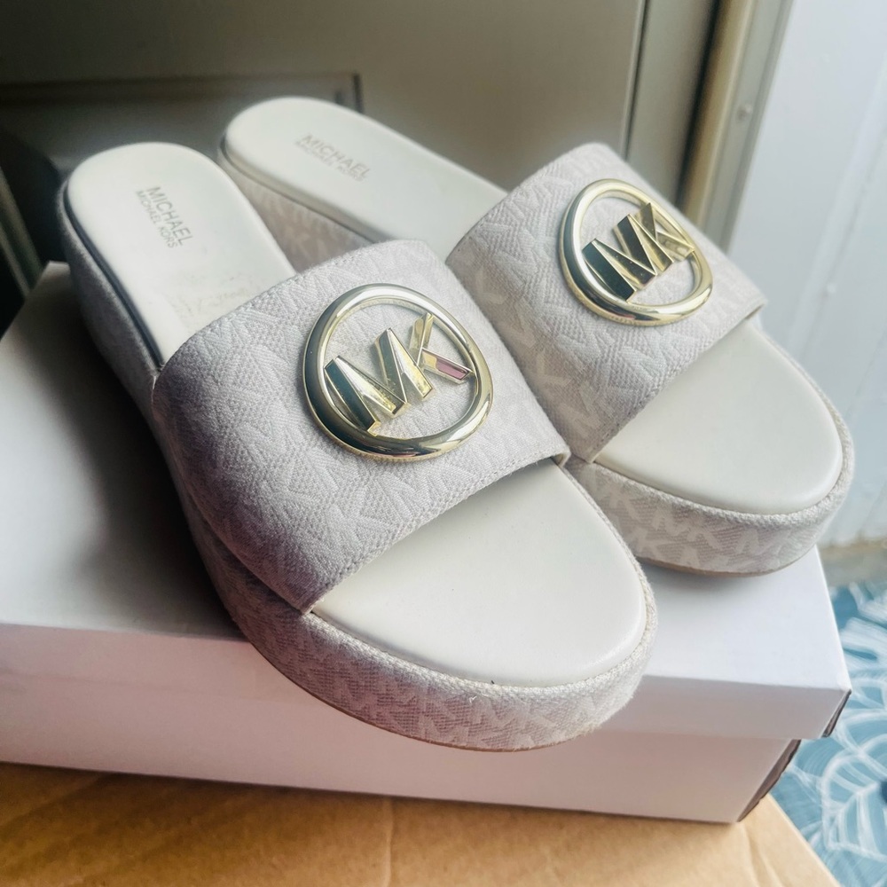 Michael Kors Women's Gold and Cream Slide Sandals